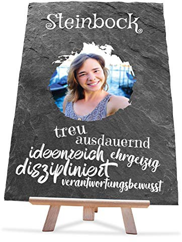 wandmotiv24 Sternzeichen Steinbock auf Schiefer, Datum, personalisiertes Foto, 20x30cm (BxH), Charaktereigenschaften, Sternbild, Geburtstagsgeschenk, Geschenke zur Geburt, Geburtstag, Jahrestag M0036