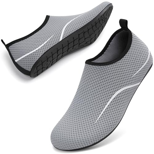 RUOMU Badeschuhe Herren Damen Wasserschuhe Schnell Trocknend Schwimmschuhe Barfußschuhe rutschfeste Leicht Aquaschuhe Strandschuhe fur Männer Frauen,Grau 43 EU