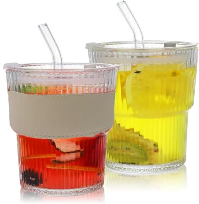 Lot de 2 Verre à Eau avec Couvercle et Paille, 450ml Tasses à Eau en Verre Transparent à Rayures,Tasses en Verre à Café Glacé,Gobelets En Verre à Rayures pour Jus, Café Glacé, Smoothie, Cocktail