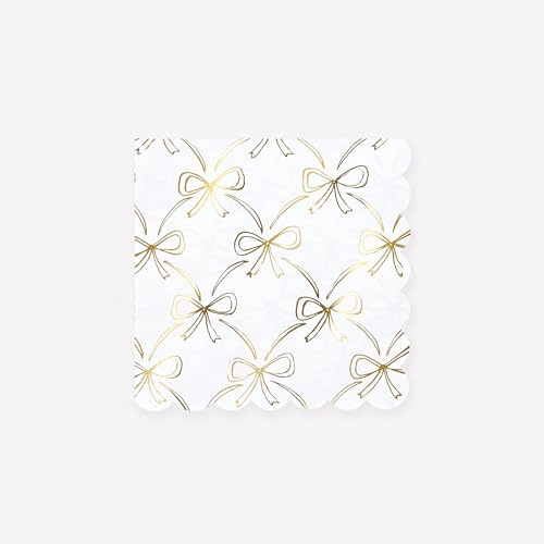 Meri Meri Christmas Paper Napkins (Pack of 16), Square Christmas Napkins Disposable, Thick & Absorbent 3-Ply Paper, Wavy Border