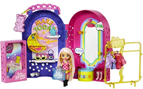 Barbie Extra Minis, Extra Mini Puppe und Boutique Spielset, Kleiderschrank mit Schränken, Regalen, Spiegeln, 360 Plattform, Extra Mini Puppe mit rosa Haaren Accessories,HHN15