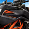 Resin Bike Adhesivos de Moto Compatibles con KTM Duke 390 2021 2022 Plata. Protecciones Laterales del Tanque de Choques y Arañazos de Moto. Par de Adhesivos 3D Resinados - Made en Italy