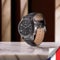 Active Media Concept Montre Caméra Espion Full HD 1080p Vision Nocturne Enregistrement Audio Vidéo 32 Go Stockage Batterie Rechargeable Design Élégant Bracelet Cuir