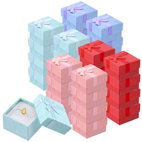 Tanstic 32Pcs Ring Geschenk Box Set, 1.6 x 1.6 x 1 Inch 4 Farben kleine Schmuck Geschenk Box, Karton Ring Boxen Geschenk Cases mit Bogen für Jubiläum Hochzeit Geburtstag (rot/rosa/lila/blau)