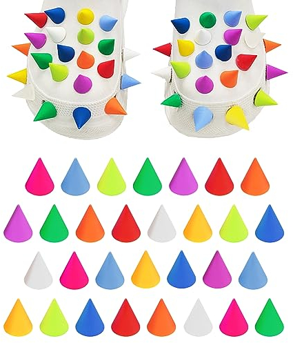 30PCS Cool Punk Charmes de Chaussures pour Chaussures, Rivet Spike Silicone Breloques de Chaussure, EMO Gothique Y2K CLOG Charmes pour Sandales Sabot, DIY Bracelets Breloques Colorées, Cadeau de Fête