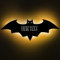 Elbeffekt Fledermaus Lampe aus Holz - personalisierbares Geschenk für Jungen - Kinderzimmer Deko - Filmliebhaber Geschenk - personalisierbar zum Hinstellen/Aufhängen - persönliches Geschenk