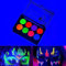 Pittura per viso e corpo reattiva alla luce nera UV, bagliore sotto la vernice a luce nera pigmento a base d'acqua, polvere fluorescente al neon a 8 colori, adatta per feste a luce nera