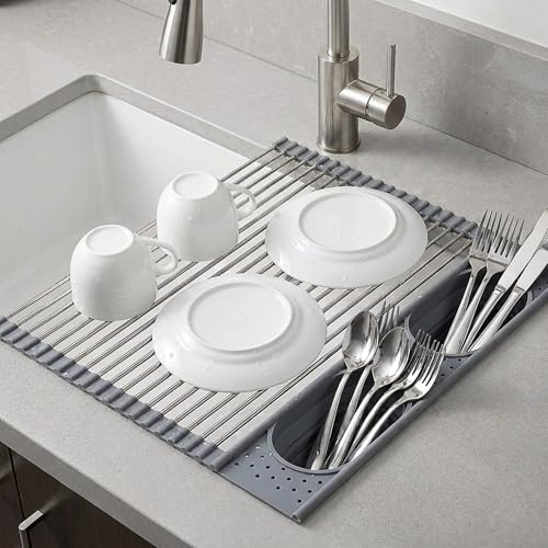 KOOTEC®️ Escurreplatos sobre Fregadero Plegable con 2 Cestas Abatibles Integradas de Silicona Cubiertos y Utensilios Cocina | Escurridor de Platos para Fregadero de Acero Inoxidable y Silicona (Gris)