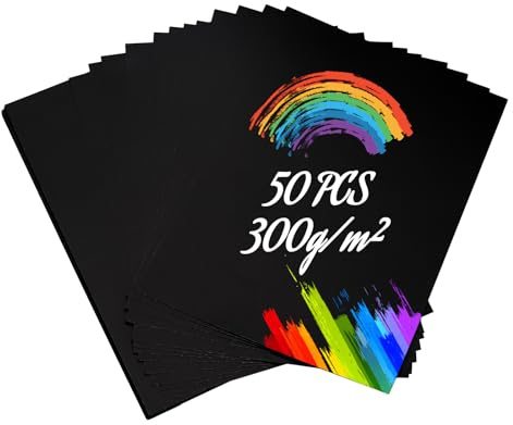 Samtschwarzes Kraftpapier A4 300g/m² | 50 Blatt Industriestärke (0,45mm) | DIN A4 millimetergenau | Beidseitig tiefgefärbt für Hochzeitsmenüs, Theaterdekoration & Drucker