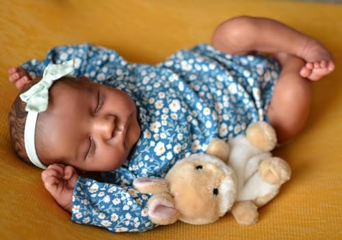 MineeQu 19 Zoll Gemaltes Haar Schlafen Lebensechte Reborn Baby Puppe mit beschwertem Stoffkörper Realistischee Neugeborene Frühchen Puppen in Dunkelbraun Haut, Möge Gott Sie segnen