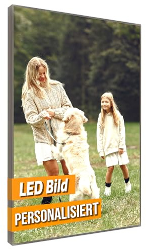 Generisch Leuchtbild Personalisiert I LED Wandbild mit eigenem Motiv I Beleuchtete Leinwand mit Rahmen I Made in Germany (LED Leuchtbild Personalisiert, 40x30 cm (Hochformat), Rahmen: Holz Flora)