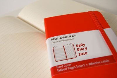 Moleskine 2011 12 Month Daily Planner: Red Hardcover Pocket (Moleskine Diaries)