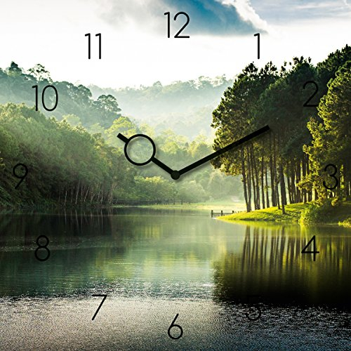 Wanduhr aus Glas, Pang Poung, Wald am See, grün, 30x30 cm von Eurographics