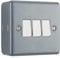 BG Electrical MC543 Interrupteur mural triple avec boîtier de montage, 2 voies, résistant aux rayures, profil plat industriel, plaqué métal, gris, 20 A, 16AX, MC543