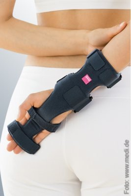 medi CTS Handgelenkorthese mit Fingerauflage I mit effektiver Ruhigstellung I Schwarz Unisex in der Größe III