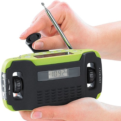 infactory Kofferradio: Solar- und Dynamo-Kurbel-Radio mit LED-Licht, LCD-Display (Notfallradio mit LED-Lampe, Radio zum Kurbeln, Ladegerät Batterie)