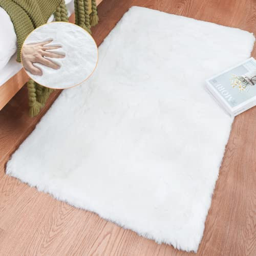 ORINOVA Tapis Blanc Chambre Moelleux Tapis 60x90 cm Fausse Fourrure Doux Tapis Salon Tapis Lavable Petit Duveteux Poil Ras White Fluffy Rug Deco Rectangulaire