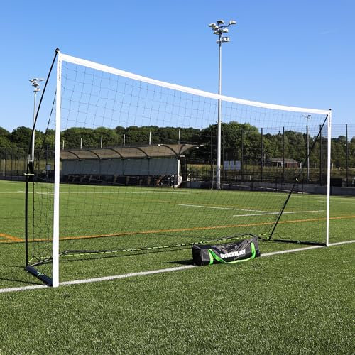 QUICKPLAY Kickster Pro Fußballtor und Basisgewicht für Elite-Fußballtraining auf Rasen, Hartböden oder Gras [Einzeltor] (40,6 x 2,1 m)