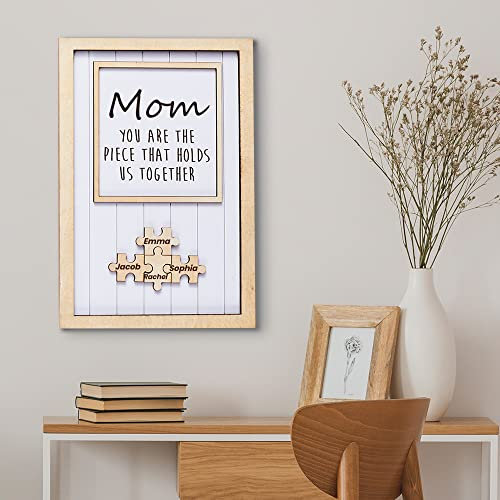 VEELU Personalisierte Wandbild aus Holz, Namens-Puzzle in drei Farben und Größen, Raumdekoration Geschenk für Mama Muttertag – Mom You Are the Piece that Holds Us Together Puzzle-Zeichen