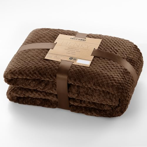 DecoKing Kuscheldecke 150x200 cm braun Decke Microfaser Wohndecke Tagesdecke Fleece weich sanft kuschelig skandinavischer Stil Schoko Henry