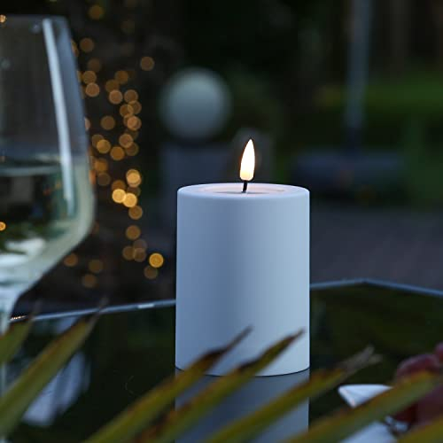 LED Stumpenkerze MIA DELUXE HOMEART aus Kunststoff realistische 3D Flamme H: 10cm D: 7,5cm für Innen/Außen weiß