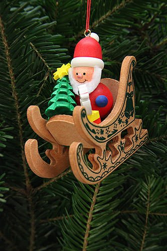 Christian Ulbricht Christbaumschmuck Christbaumschmuck Weihnachtsmann im Schlitten - 7,5x7,1cm