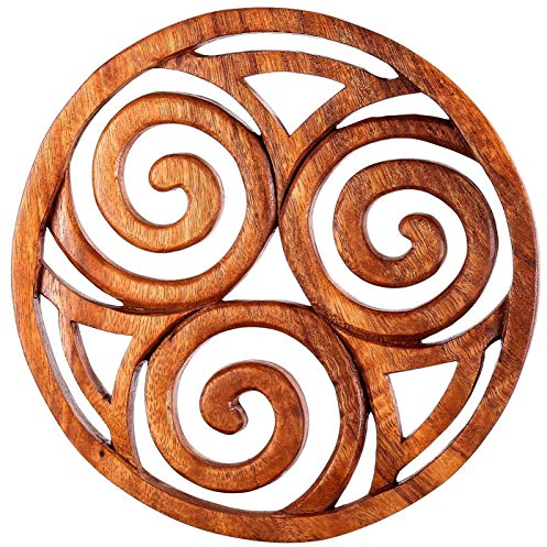 Windalf Celtic Holzbild NEWGRANGE Ø 19 cm Britische Holzkunst Lebensspieralen Wandornament Bohemia Interior Handarbeit aus Holz