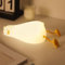 SALUOKE Nachtlicht Kinder, Liegende Ente Lampe, 3 Lichtmodi Stilllicht Baby Dimmbar mit Timer, Touch-Steuerung Silikon Enten Lampe, USB-Aufladbar Kinder Nachtlicht, Kawaii Nachtlicht Kinderzimmer Deko