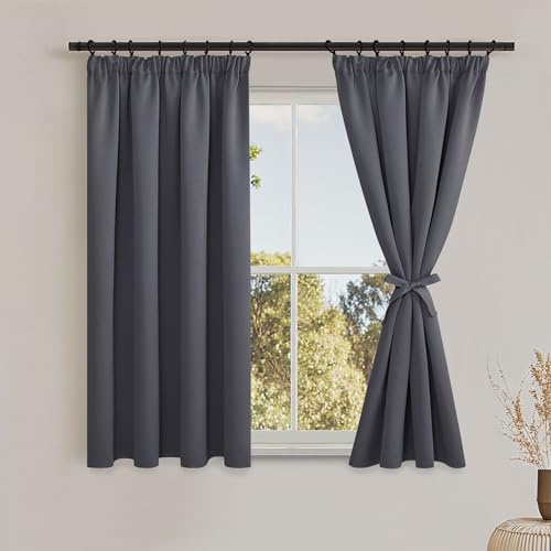 DWCN Gardinen Blickdicht Vorhänge mit Kräuselband 2er Set H145xB140 cm | Dunkel Grau, Verdunklungsvorhänge Krawatten, Vorhänge Wohnzimmer Schlafzimmer Thermogardine Kälteschutz Wämreisolierende