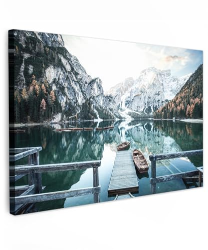 MuchoWow© Wandbilder Wohnzimmer Wanddeko Schlafzimmer Zimmerdeko | 90x60 cm - Wandgemälde Zimmer Deko auf Wand Dekoration Wall Art Natur - Berge - Schnee - Wald - Boot