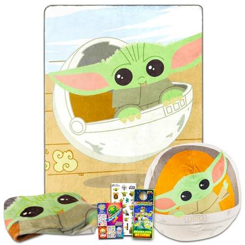 Disney Baby Yoda - Coperta in pile per bambini, set con coperta Baby Yoda da 101 x 127 cm, cuscino Baby Yoda, adesivi, altro ancora | Star Wars Baby Yoda Overnight Pack