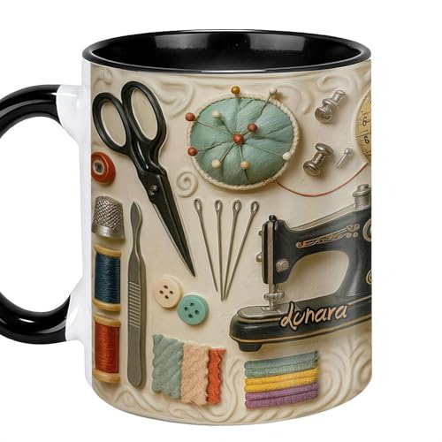 Personalisierbare Keramik-Kaffeetasse mit individuellem Namen, Kaffeetasse mit flachem Nähmaschinen-Zubehör, 325 ml, Tasse für Milch, heißen Tee, kreative Geschenke für Quilt-Enthusiasten