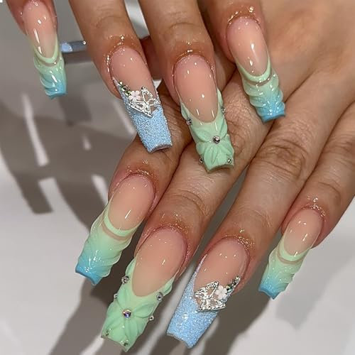 GlamRays 24 Stück Long 3D Press on Nails Square Fake Nails Green Blue mit Butterfly Flowers mit Charm Acrylnägel Glossy Full Cover Handmade False Nails Glitter French Tip