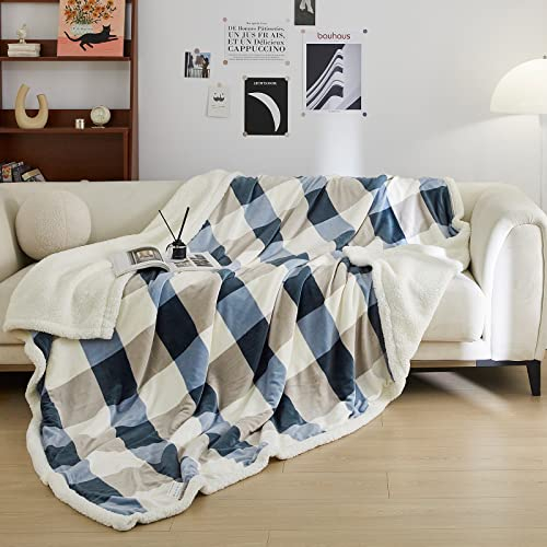 PU MEI Sherpa-Fleece-Überwurfdecke, 203,2 x 228,6 cm, Full/Queen, wendbar, Plüsch, flauschig, extra groß, große Decke, Gitter-Flanell-Decken für Sofa, Couch, Bett (grau-weiches Blau, 203,2 x 228,6 cm)