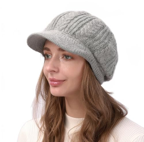 AIDIER Damen Winter Warme Strickmütze mit Visier Krempe Baskenmütze mit Weichem Dickes Gefütterte Klassisch Gehäkelte Mütze Frauen Strick Ballonmütze Slouchy Wintermütze Fleece Mütze für Damen