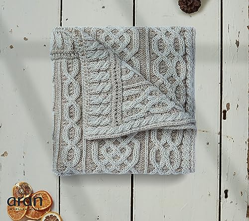 Carraig Donn Irische keltische Wolldecke Aran (Weiß)