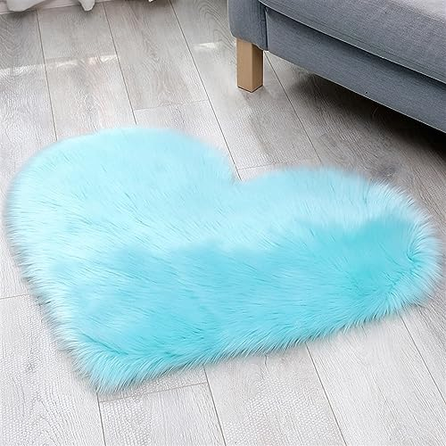Momooda Langflor-Teppich Wohnzimmer Schlafzimmer in Herzform, Hochfrequentierter Schlafzimmerteppich, Wohnkultur Flauschiger Teppich, Hellblau, 30x40cm