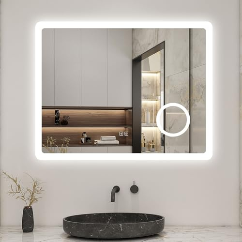 Biubiubath LED Wandspiegel mit Steckdose 100x60cm Bluetooth Beschlagfrei 3 Lichfarbe+Dimmbar Badspiegel mit 3-Fach Vergrößerung Schminkspiegel IP44