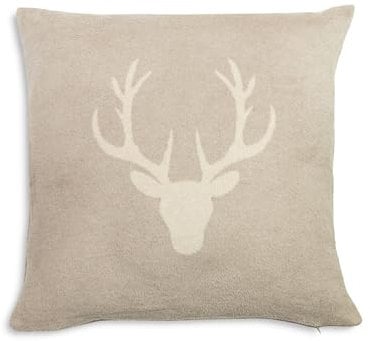 ZOLLNER Kissenbezug in 50x50 cm - Flauschige und weiche Kissenhülle in beige - stilvolle Hirschkopfeinwebung - Mischgewebe - waschbar bis 40°C – Oeko Tex® Zertifiziert