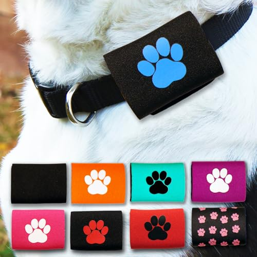 SilenTags Dapper Hundemarken-Schalldämpfer und AirTag-Halter, Schwarz mit blauer Pfote, für bis zu 4 Etiketten, passt auf breite Halsbänder bis 2,5 cm