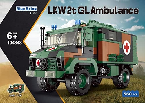 BlueBrixx 104848 – LKW 2t GL Ambulanz, Bundeswehr aus Klemmbausteinen mit 560 Bauelementen. Kompatibel mit anderen Klemmbausteinherstellern. Lieferung in Originalverpackung.