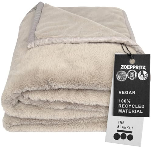 Zoeppritz The Blanket – Extra weiche Decke aus recyceltem Polyester, vegan, beidseitige Felloptik, Allergiker geeignet, Meander Design (Clay, 150x200cm)