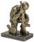 Dicksons Tischfigur Duty Faith Gott, betender Soldat, 12,7 cm, Goldharz, Stein
