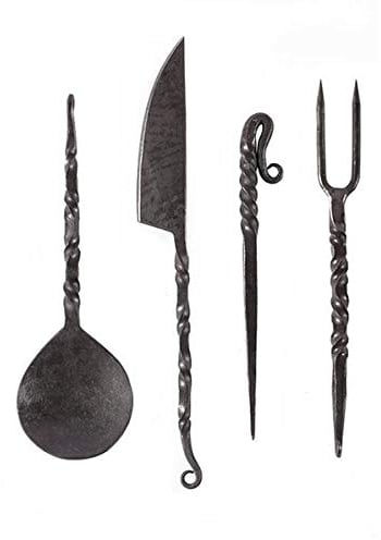 Battle-Merchant Handgeschmiedetes Essbesteck, vierteilig mit Ledertasche