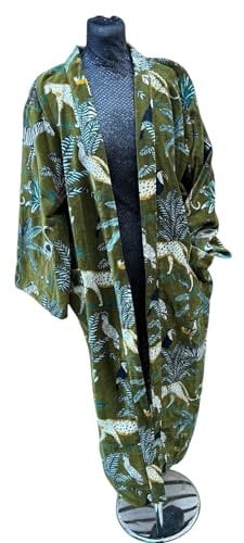 Spolverino in velluto verde, elegante stampa animalier, giacca lunga kimono di ispirazione vintage, capispalla morbida ed elegante per tutte le stagioni | pezzo di dichiarazione Boho-Chic | design