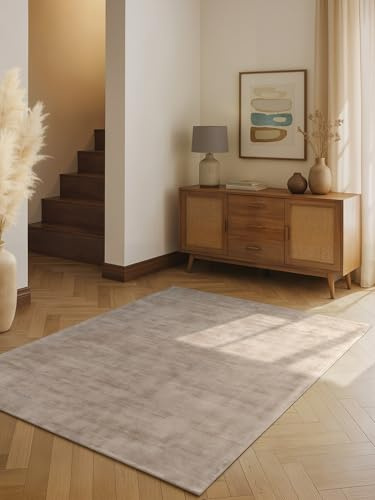 vikosa Viskose Teppich Noemi - Flauschiger Wohnzimmerteppich, Handmacht & Weich, Einfarbiges Design Handgewebt, dezenter Glanz, Kurzflor für Wohnzimmer, Schlafzimmer, Flur - Beige, 160x230 cm