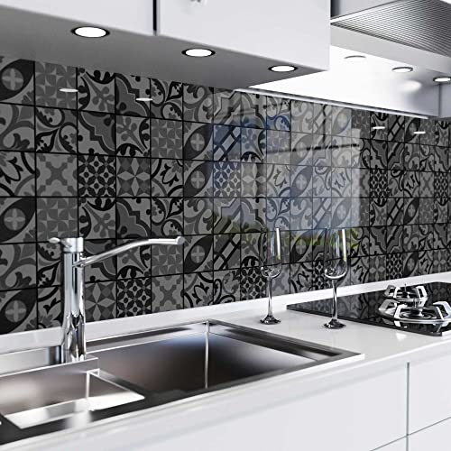 danario Küchenrückwand selbstklebend - Glasoptik - Spritzschutz Küche - versteifte PET Folie - 0,8 mm - Mosaikfliesen dunkel - 60cm x 280cm