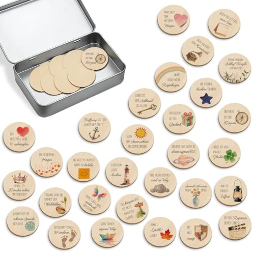 BIROYAL Glücksbringer Holz 30 Stk, mit Sprüchen, Ø4 cm 0,3 cm, Retro | Druckklar & Gratfrei, mit Metallbox, Als Streudeko, Mitgebsel & Gastgeschenk, Tischdekoration, für Prüfung, Geburtstag, Taufe