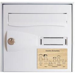 Plaque de maison Family personnalisée avec 6 membres pour boite aux lettres - Format 12x8 cm - Effet bois clair