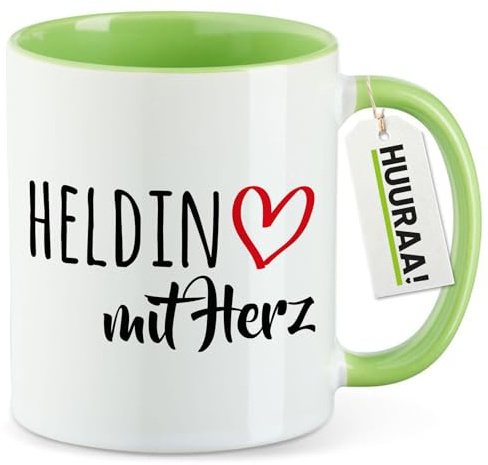 Huuraa Kaffeetasse Heldin mit Herz Geschenk | Motivtasse 330ml Grün Keramik Tasse mit Spruch Kaffeebecher Geschenkidee Becher mit Motiv